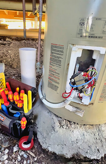 https://belmonthotwater.com.au/uploads/2025/06/electric-hot-water-system-49471.jpg