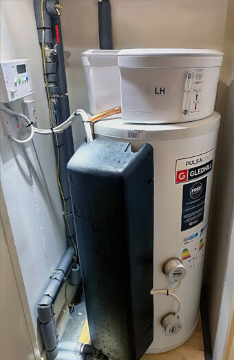 https://belmonthotwater.com.au/uploads/2025/06/electric-hot-water-system-70649.jpg