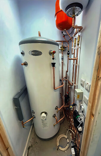 https://belmonthotwater.com.au/uploads/2025/06/gas-hot-water-system-11703.jpg